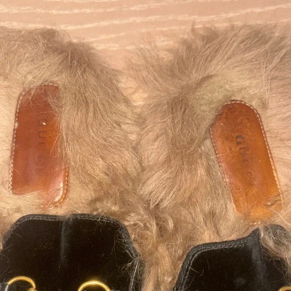 Gucci Black Loafers with Brown Fur Lining Princeton Mules - Picture 3 of 4